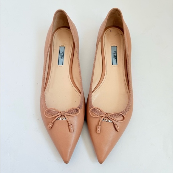 Prada Beige/Nude leather logo embellished bowtie pointed toe ballerina flats 40 - Picture 1 of 7